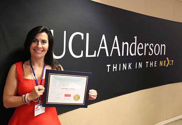 La Dra. Matilde Martínez Casanovas, ganadora de la beca Santander W50 & Ucla Anderson Executive Education